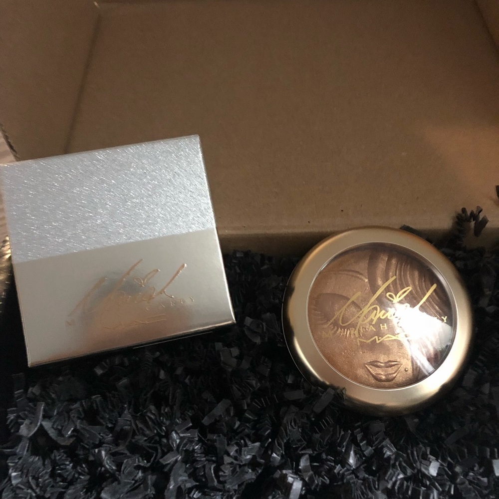 Mac x Mariah Carey highlighter